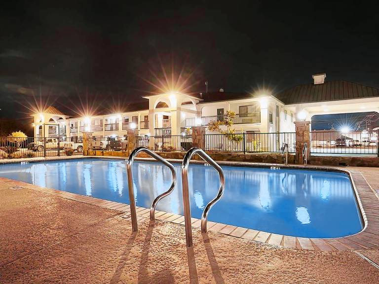 Inn-Three Rivers in Three Rivers, TX