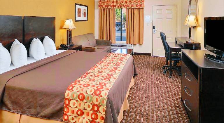 Americas Best Value Inn Tupelo Barnes Crossing — photo 2