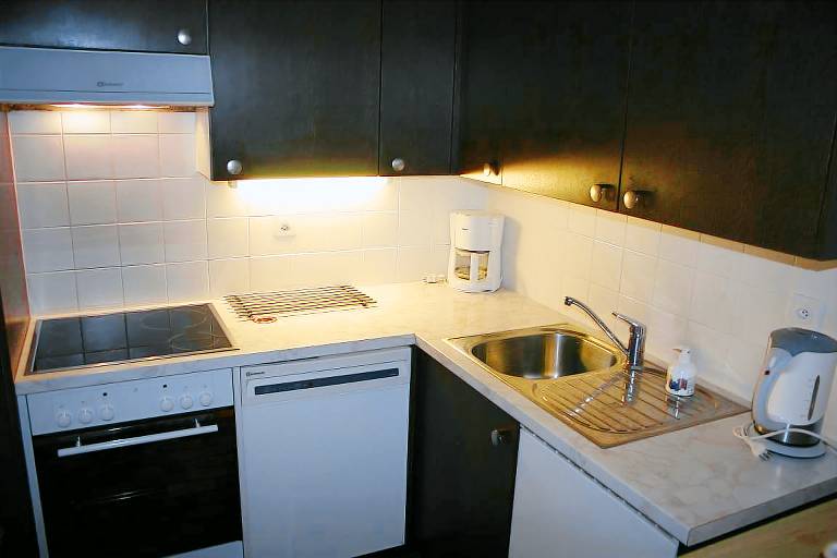 Rental apartment with yard — photo 2