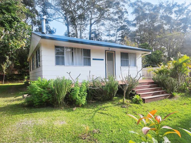 House Stuarts Point