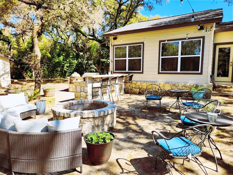 House with yard in San Antonio, TX