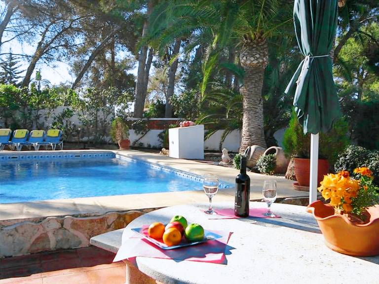 Charming Villa with Private Pool, 500m from the Beach in Moraira — photo 5