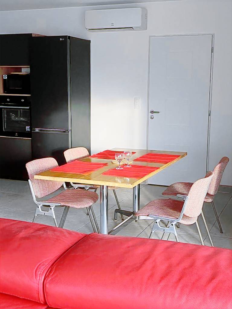 Gite with private pool, BBQ & yard — photo 4