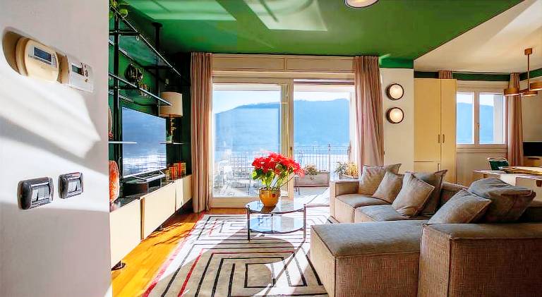 Fully equipped beautiful holiday apartment with garden, private pool & patio | Pet-friendly in Paratico