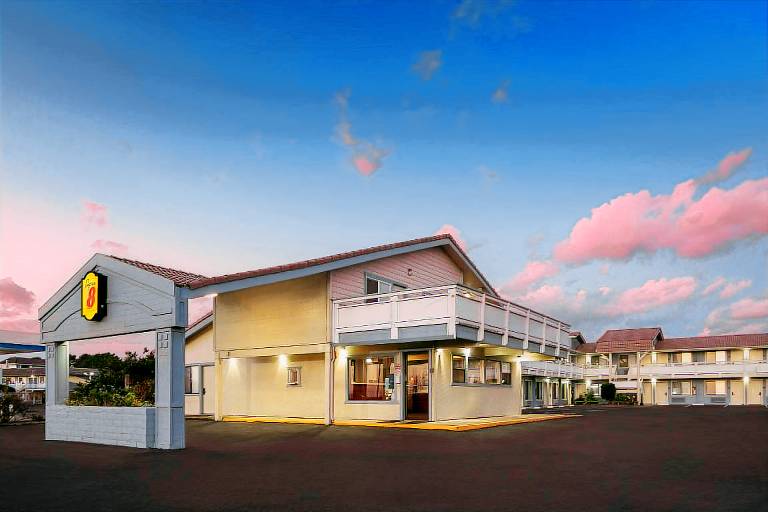 Super 8 By Wyndham Fort Bragg — photo 2