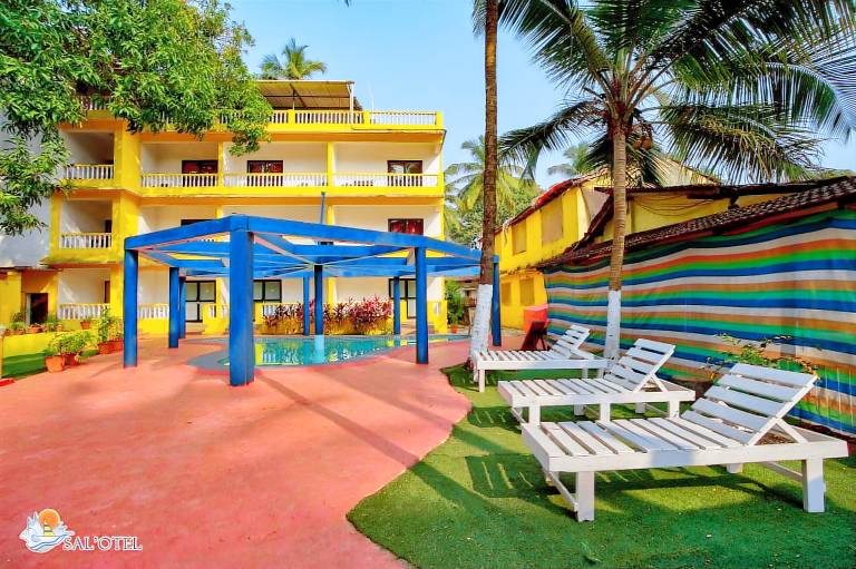 Serviced apartment with pool & terrace — photo 3