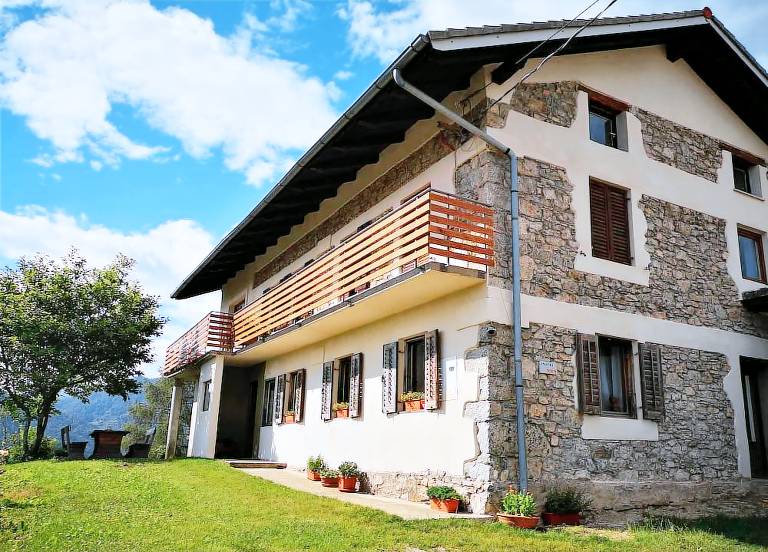 Apartma Ostri kras