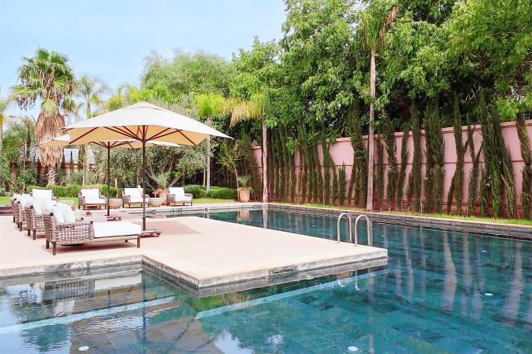 Villa with yard, terrace & pool — photo 4
