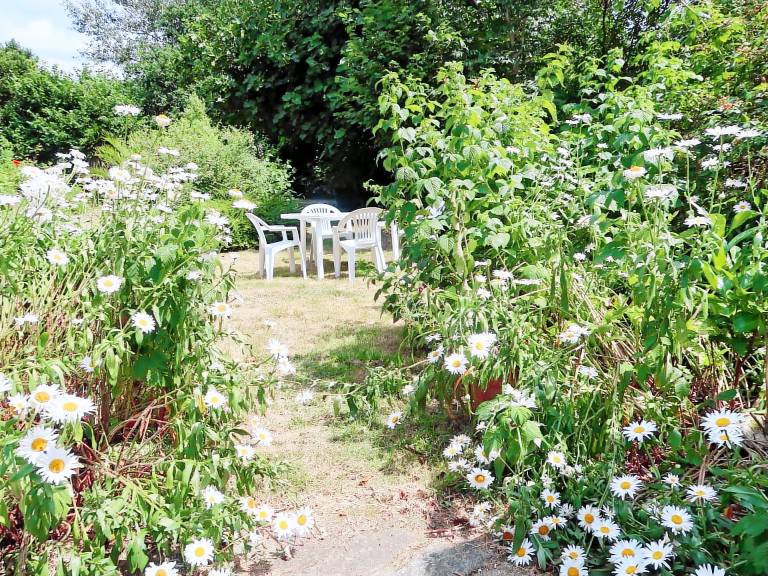 House with terrace, barbecue & yard — photo 2