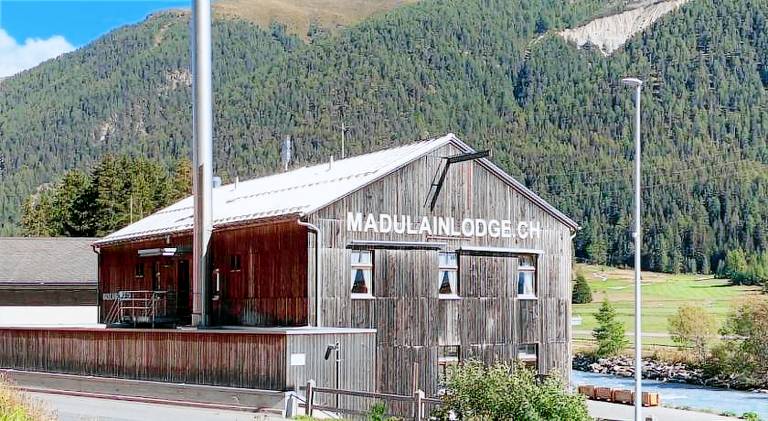 Lodge with terrace | Pets allowed in Val Muestair