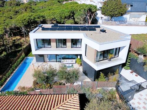 Villa with sauna, barbeque & yard in Castell-Platja d'Aro