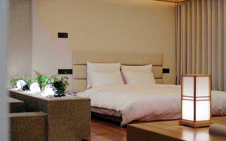 Gimhae Jangyu Vibe Hotel