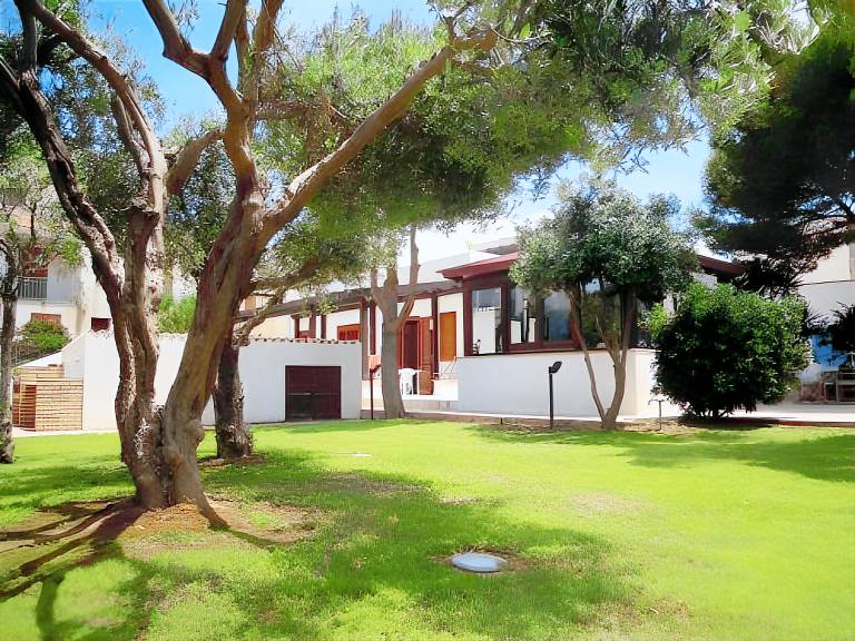 Rental apartment with terrace & garden | Close to the beach | Pets are welcome in Favignana