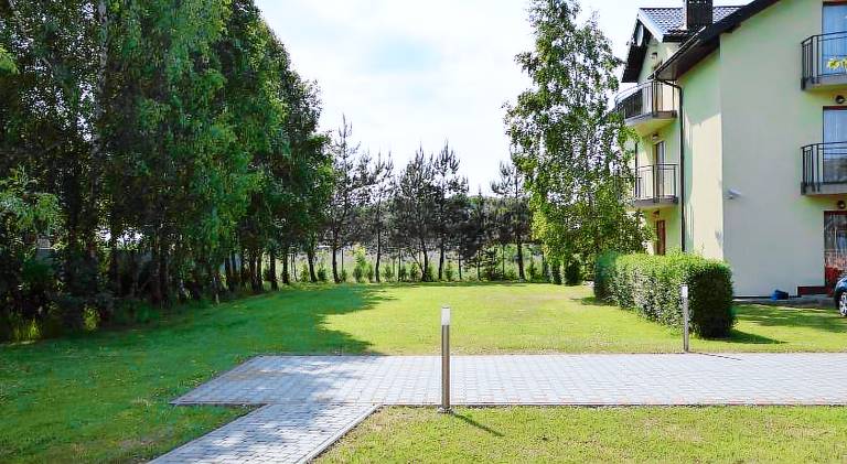 Holiday apartment with BBQ, yard & patio — photo 5