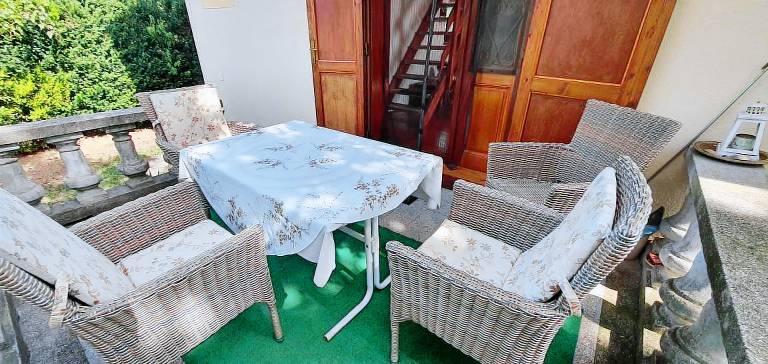 Vacation home with patio, grill & yard — photo 2