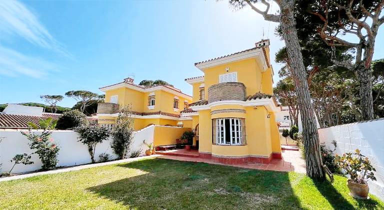Vacation home with 3 rooms for 6 persons in Chiclana de la Frontera