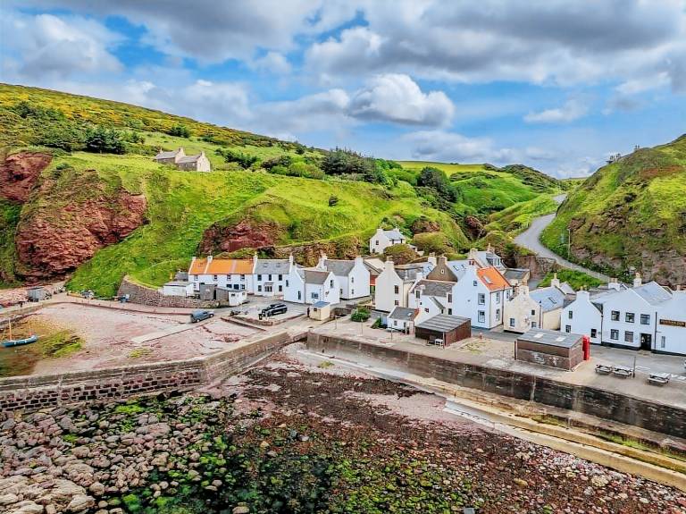 Cottage  Crovie