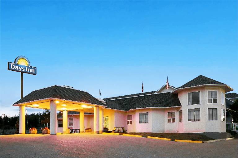 Days Inn by Wyndham Hinton in Hinton, AB