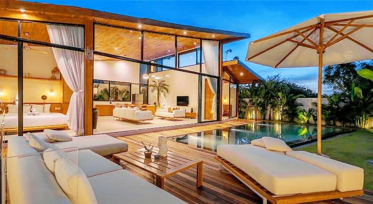 Villa with pool — photo 2