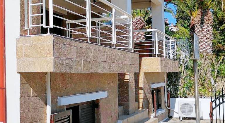 Holiday apartment with patio & barbeque — photo 5