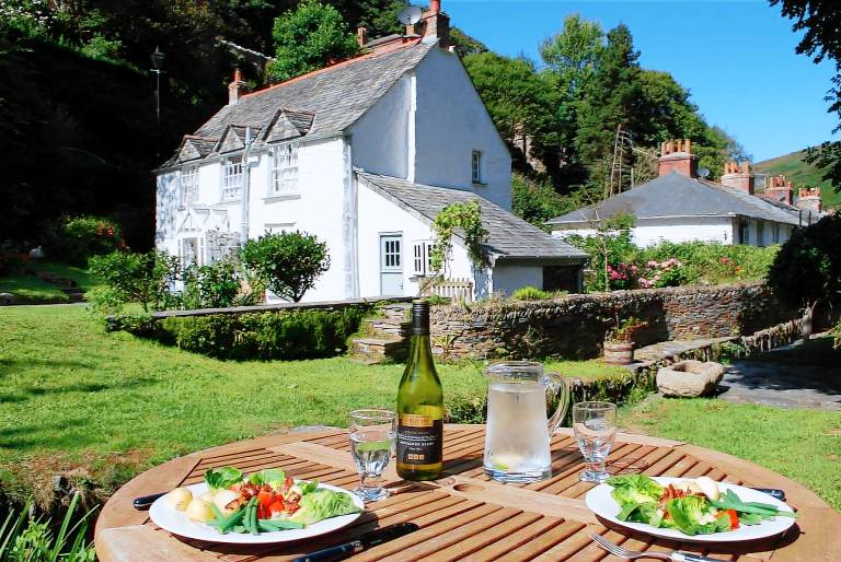 Cottage with barbecue & garden — photo 3
