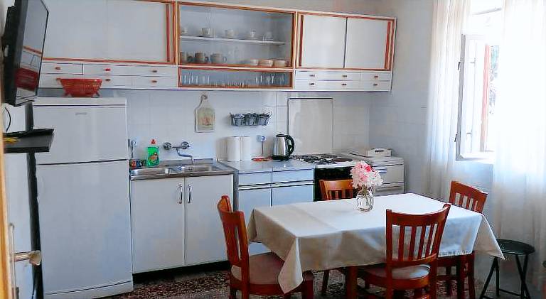 Rental apartment with 3 rooms for 6 persons — photo 4