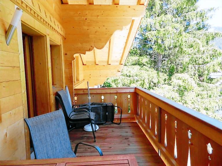 Child-friendly wonderful rental apartment with BBQ & yard | Dogs allowed — photo 4