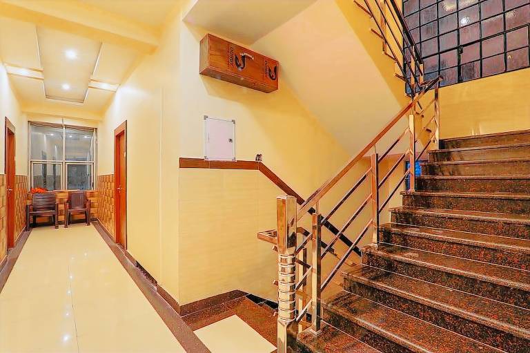 Fabhotel Shree Galaxy