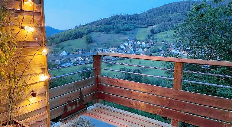 Apartment with patio in Thann