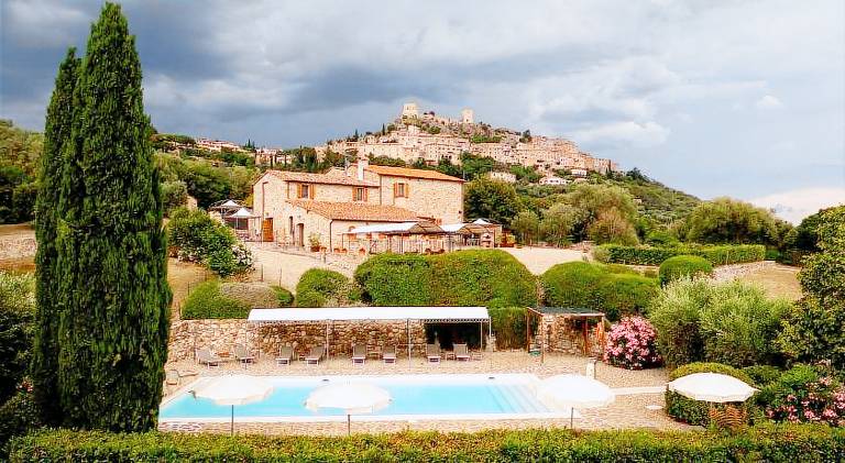 Farm with pool, yard & patio in Roccastrada