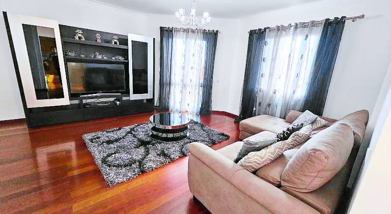 House with garden, barbecue & patio — photo 2