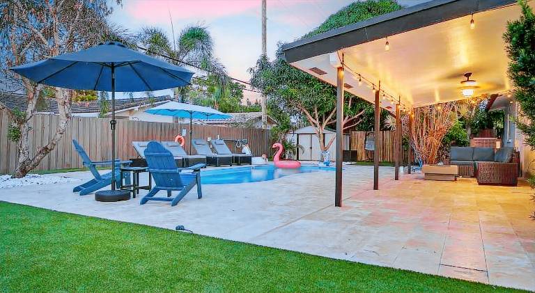 Big vacation home with pool | Pets allowed in Fort Lauderdale, FL