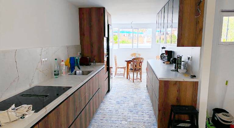 Vacation home with patio, pool & BBQ — photo 5