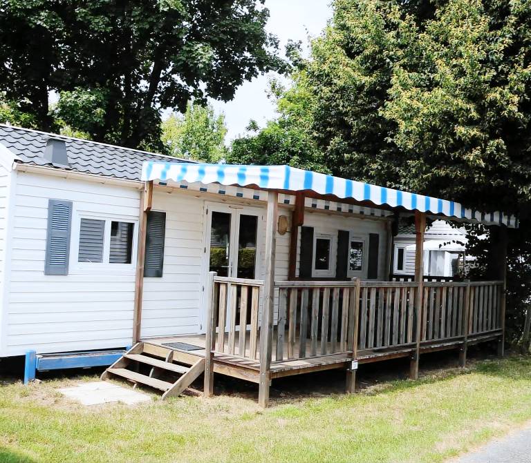Mobile home with patio — photo 3