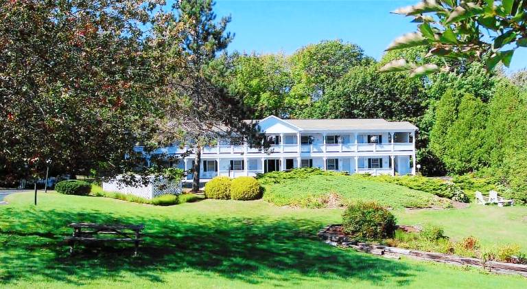 Cedar Crest Inn — photo 3