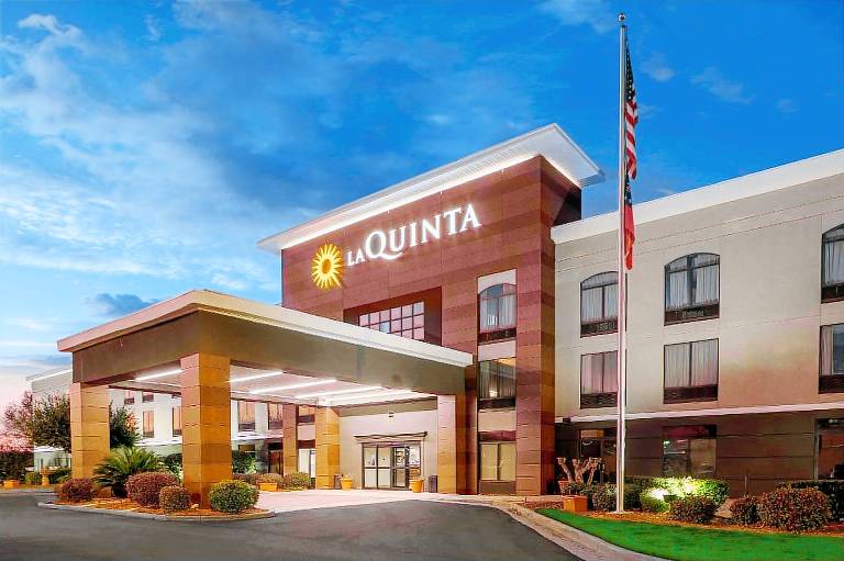 La Quinta Inn and Suites by Wyndham-Albany GA — photo 2