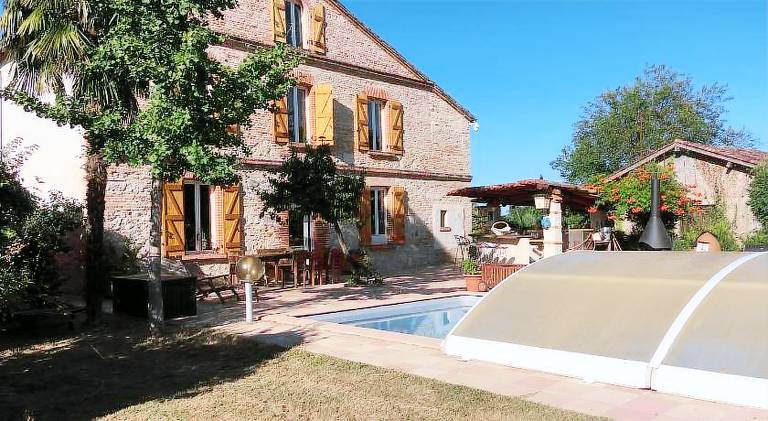 Vacation home with pool — photo 4