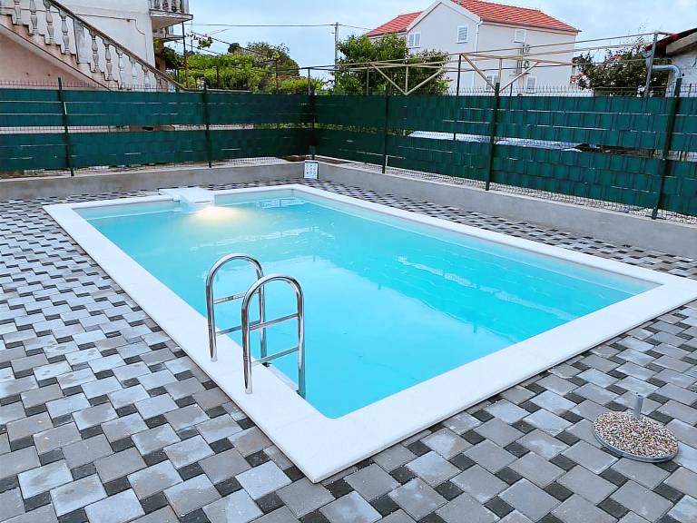 Fully equipped vacation home with BBQ, terrace & private pool | Close to the beach | Pet-friendly — photo 5