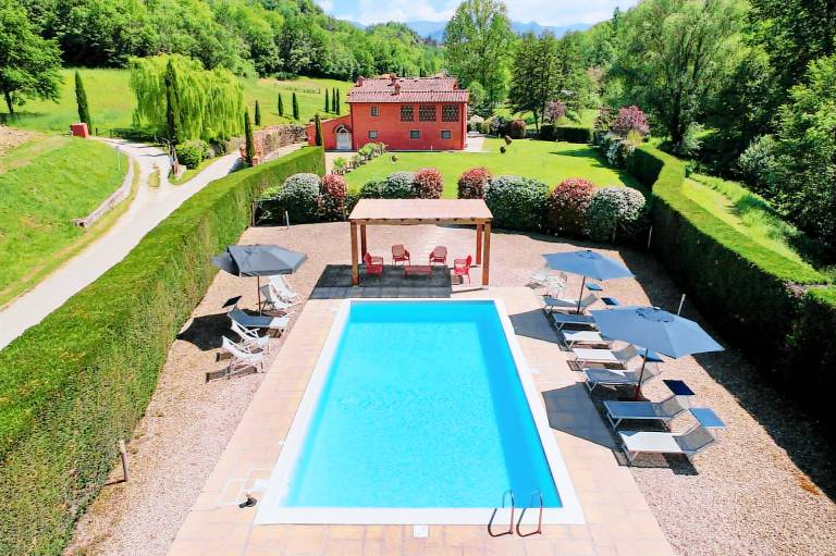 Vacation home with private pool, garden & sauna — photo 3