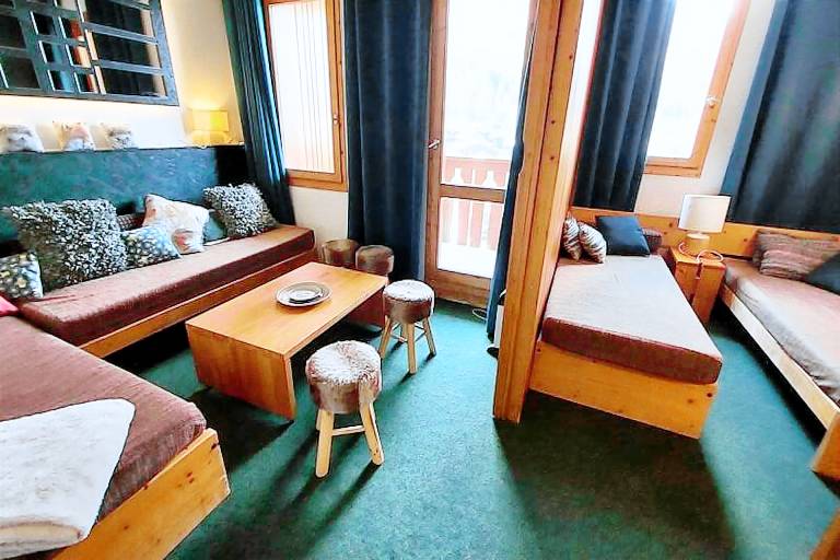 Rental apartment with 1 room for 4 persons in Les Belleville