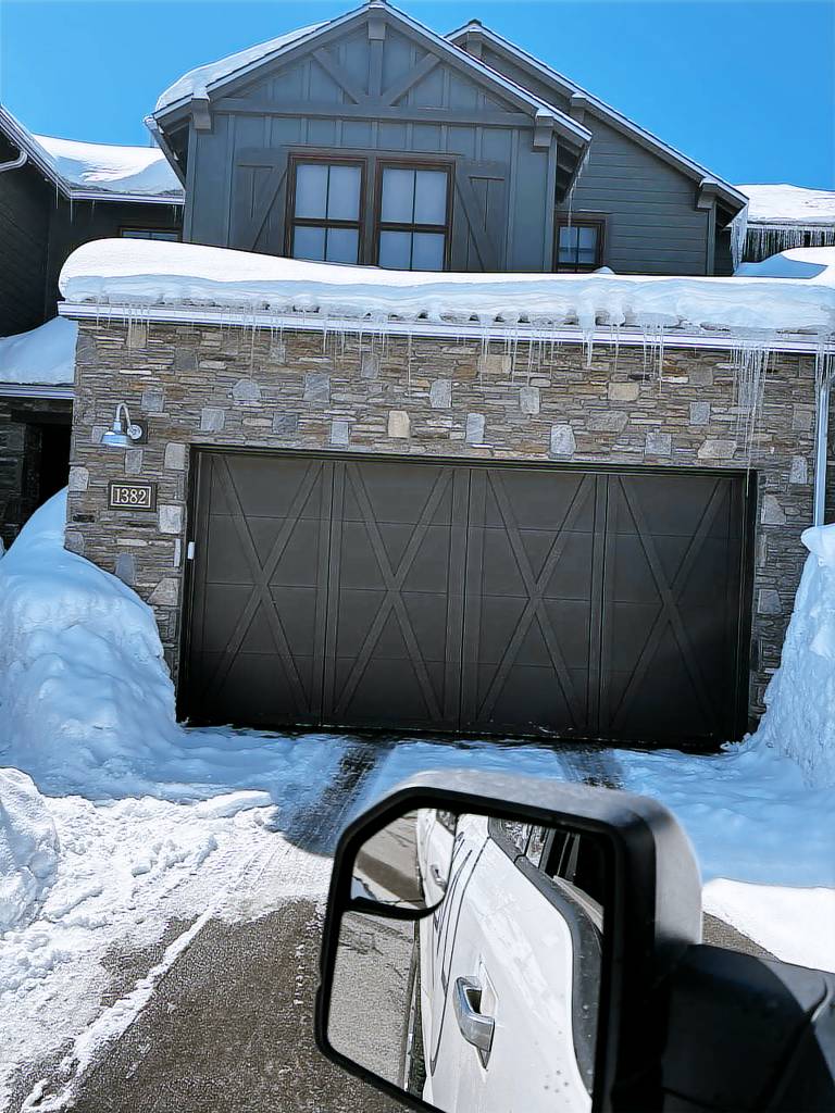Condo with pool, patio & grill | Mountain view — photo 4