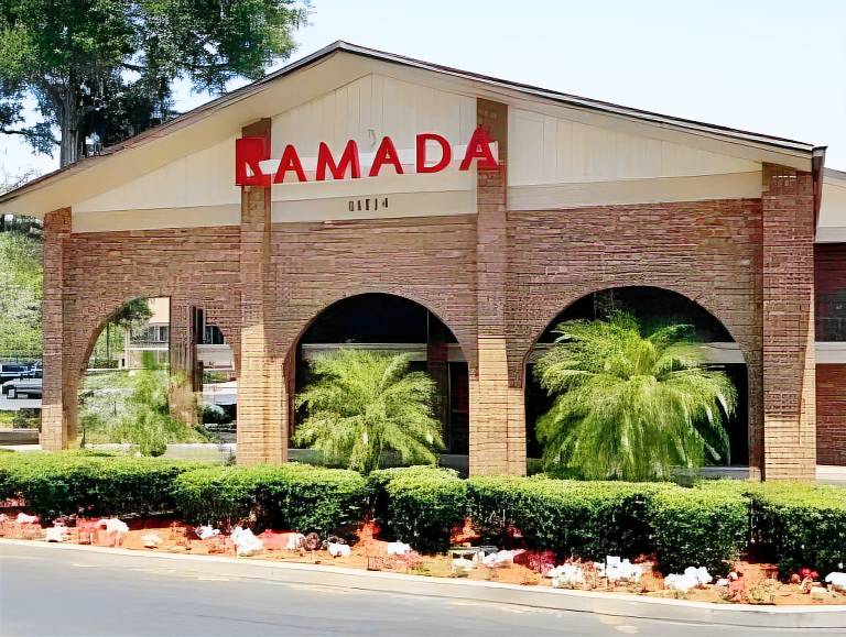 Ramada by Wyndham Temple Terrace/Tampa North in Tampa, FL