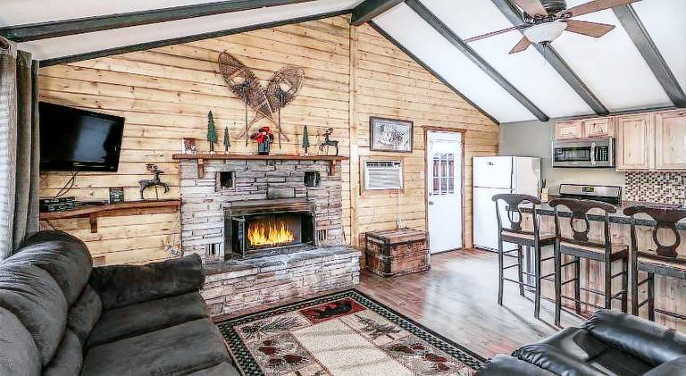 Vacation home with grill, jacuzzi & patio | Pets are welcome in Ruidoso, NM