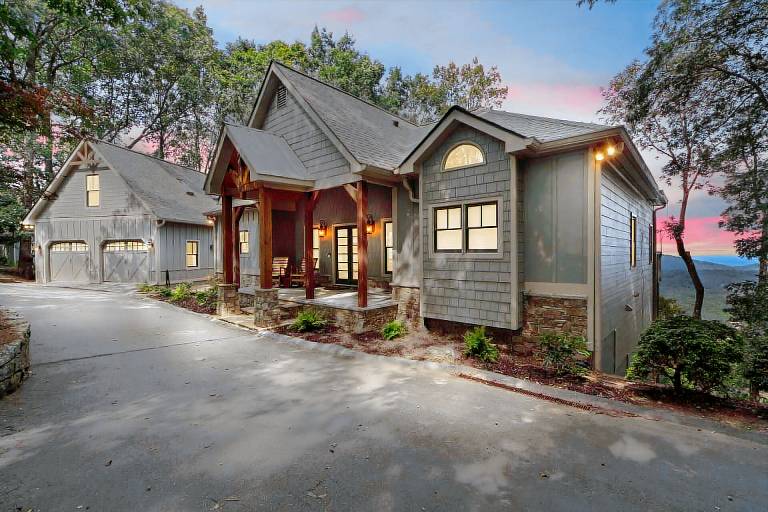 House Big Canoe