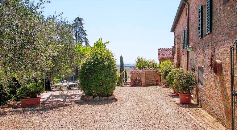 House with 3 rooms for 4 persons in Siena