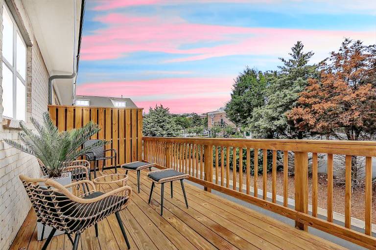 House Suwanee