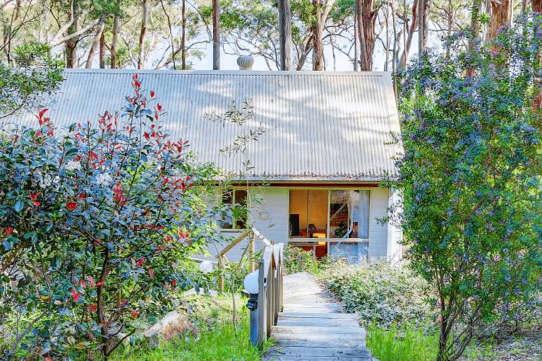 House  Charlotte Bay