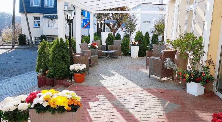 Villa with patio — photo 5