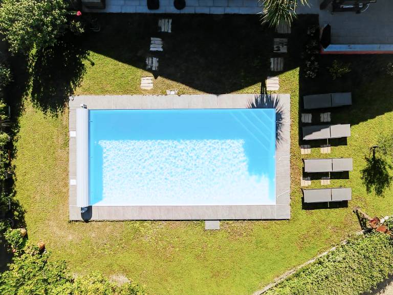 Fully equipped house with BBQ, terrace & private pool | Pool view | Pets allowed — photo 2