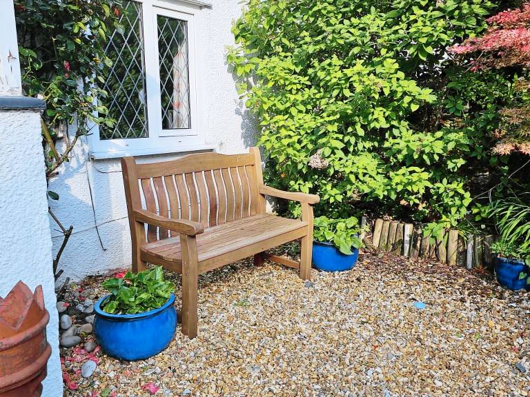 Cottage with yard & patio | Beach view — photo 3